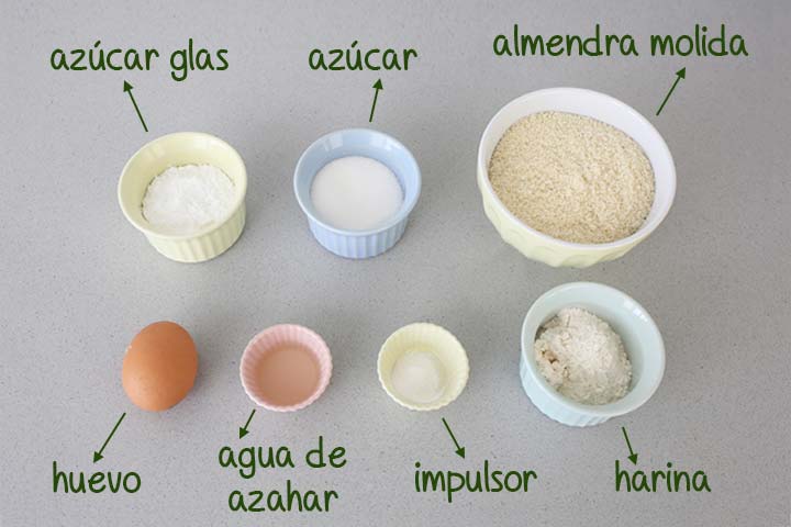 Ingredientes para hacer pastas árabes de almendra y agua de azahar