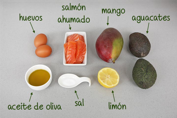 Ingredientes para hacer ensalada de mango, aguacate y salmón ahumado