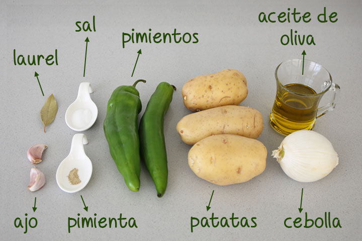 Ingredientes para hacer patatas a lo pobre