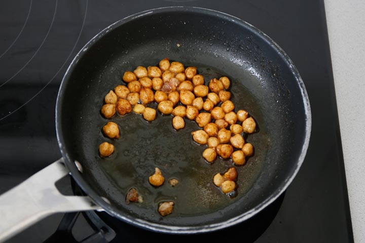 Garbanzos salteados con aceite de oliva y pimentón dulce