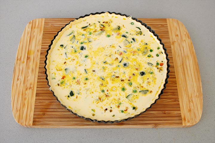 Añadir la nata a la quiche