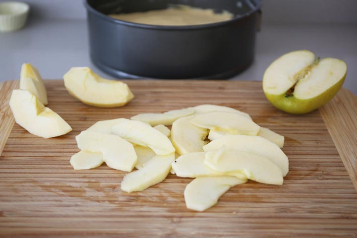 Manzana cortada en láminas finas