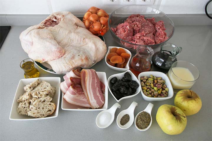 Ingredientes para hacer pavo relleno para Navidad