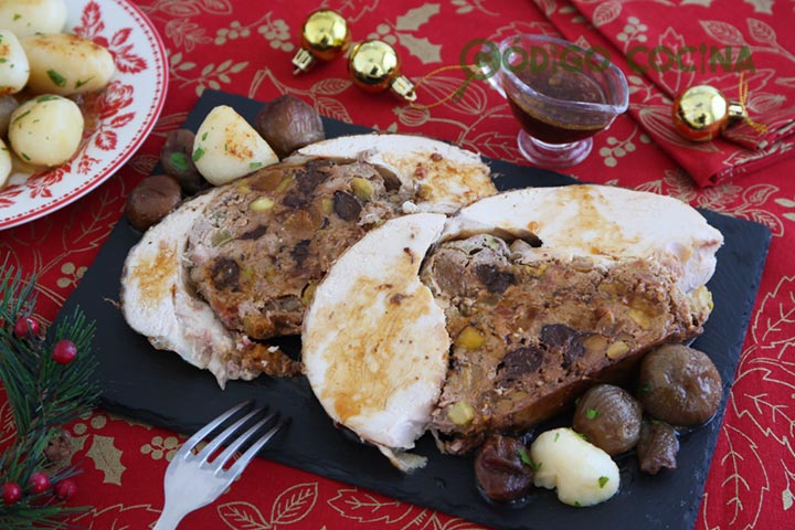 Pavo relleno al horno