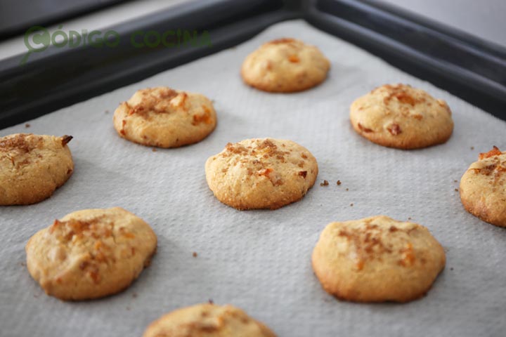 Galletas con orejones y almendra