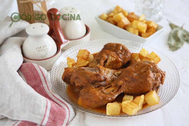 Muslos de pollo al vino tinto, receta tradicional