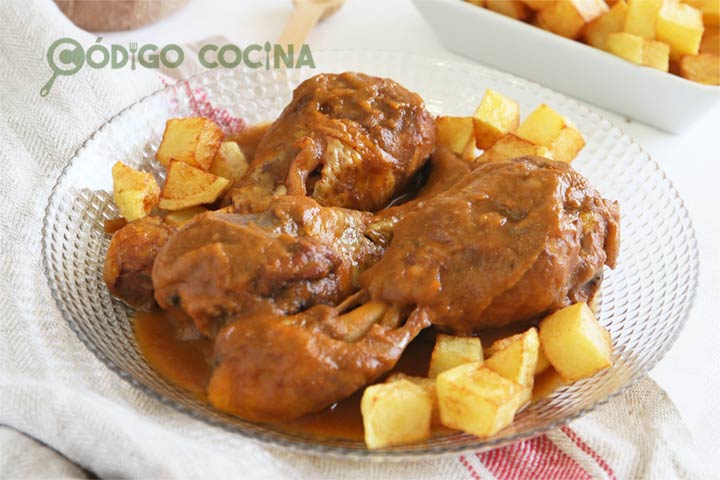 Muslos de pollo al vino tinto con patatas