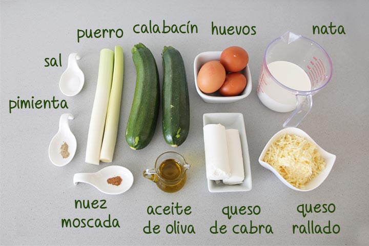 Ingredientes para hacer el relleno de la quiche de calabacín y queso de cabra