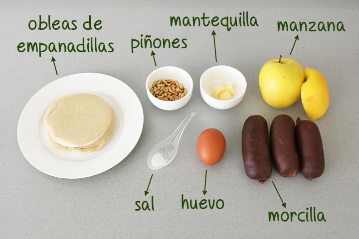 Ingredientes para hacer empanadillas de morcilla y manzana
