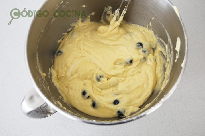 Masa para hacer magdalenas de arándanos y queso crema