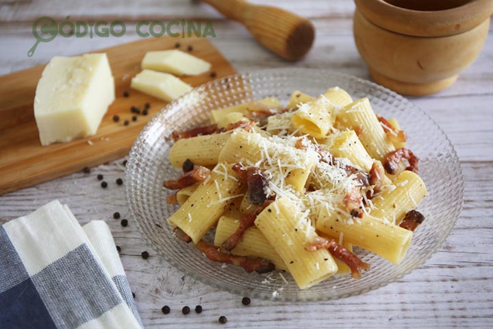 Pasta alla gricia, receta italiana