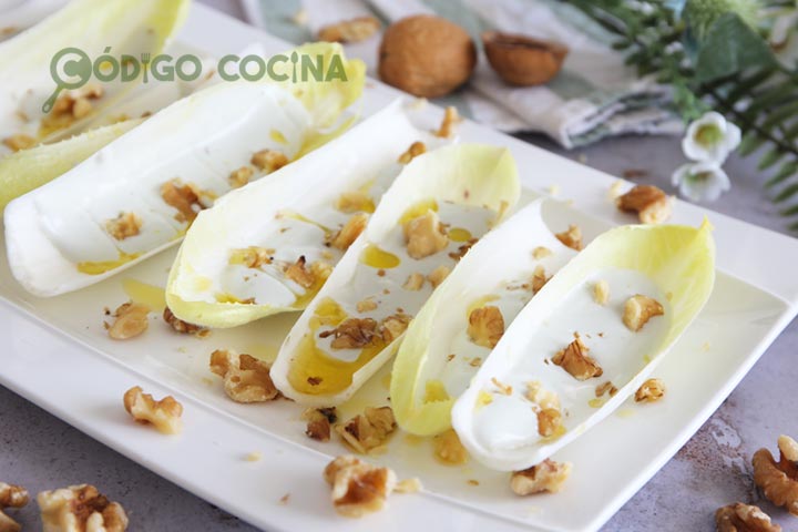 Endivias al roquefort con nueces