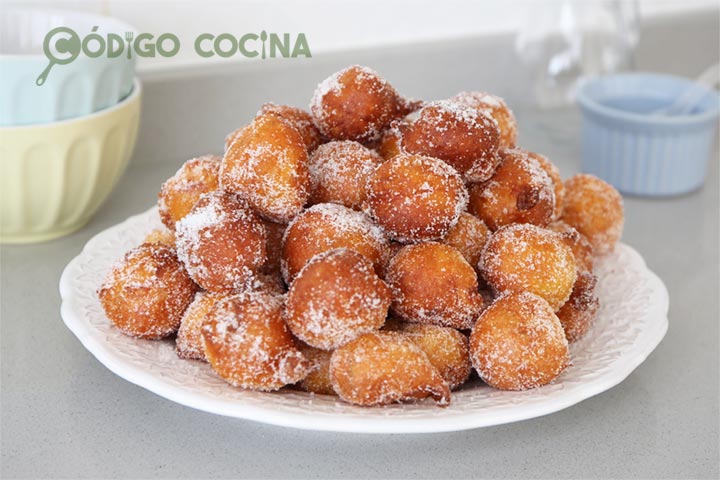 Buñuelos dulces fritos