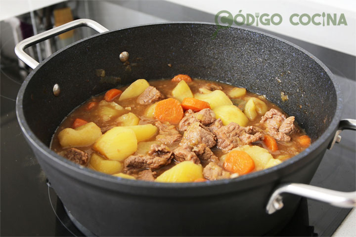 Receta de carne estofada con patatas