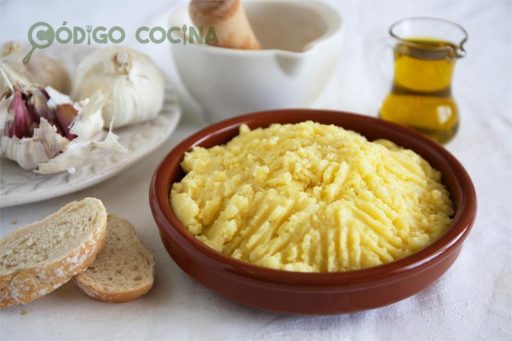 Ajo atao de Jaen con aceite de oliva premium