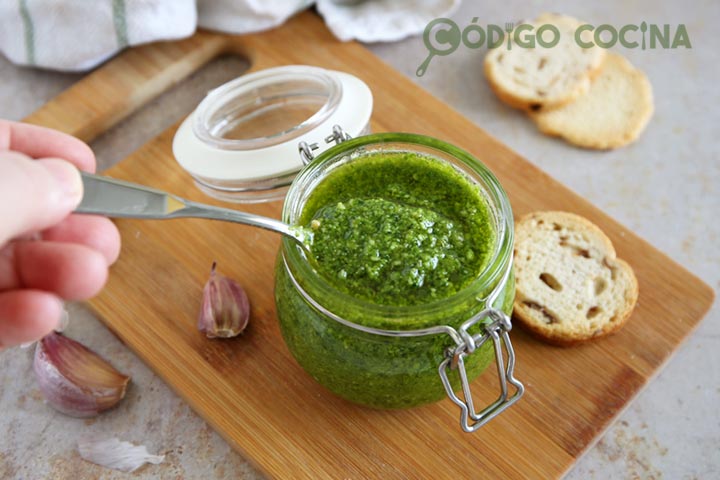 Receta de pesto de espinacas y almendras