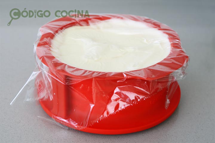 Tarta de limón filmada con film transparente