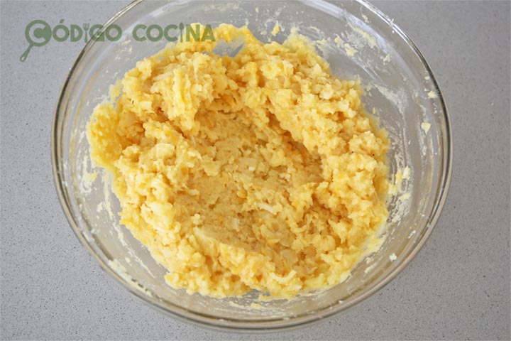 Masa para hacer bolitas de patata y queso