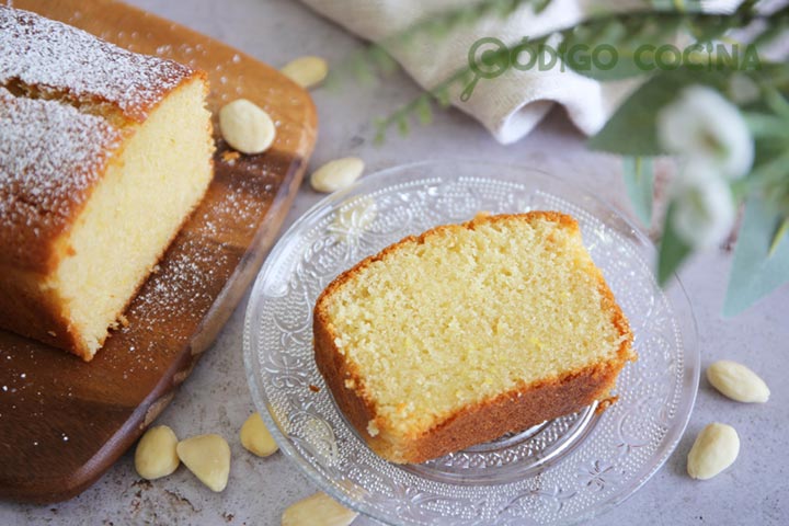 Bizcocho de almendra y yogur casero