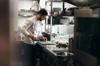 Cómo formarte para trabajar como cocinero profesional